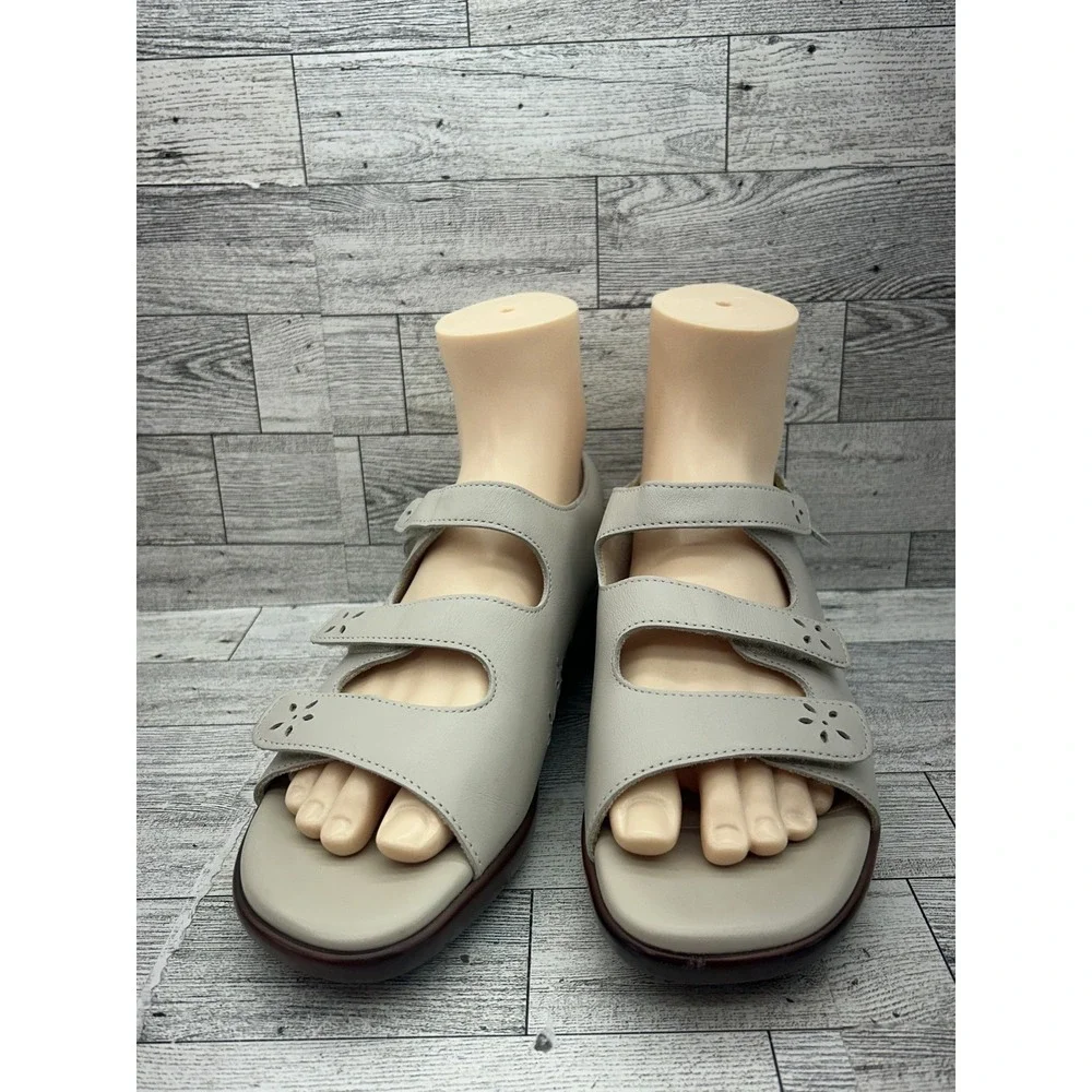SAS Tripad Comfort Shoes Womens Size 9.5 M Beige Leather‎ Sandals Straps